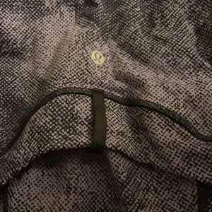 LULULEMON women’s on the move jacket BRAND NEW! In purple :)